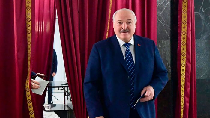 Belarus wählt neues Parlament - Kritik an Manipulation