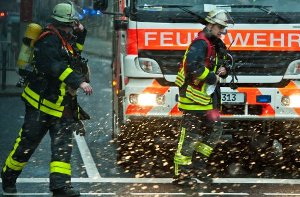 Am späten Dienstagabend geht ein Wohnwagen in Schwieberdingen in Flammen auf - bereits zum zweiten Mal innerhalb weniger Wochen. Foto: dpa/Symbolbild