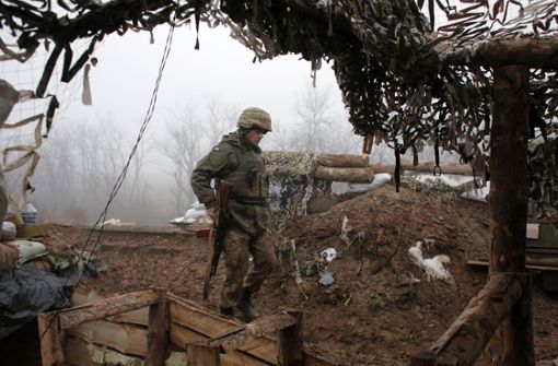 Ein Soldat in der Ostukraine – dort nimmt die Zahl der Schusswechsel stetig zu. Foto: dpa