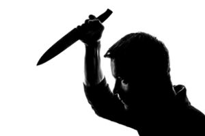 Der Täter betrat maskiert und mit einem Messer bewaffnet die Spielothek. (Symbolfoto) Foto: © pixabay/ PublicDomainPictures
