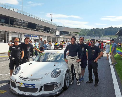 Das Geislinger Team Joos Sportwagentechnik will mit seinen Fahrern Michael Joos und Kim Berwanger in der neuen Saison beim Porsche Sports Cup Endurance durchstarten.  Foto: Holzer