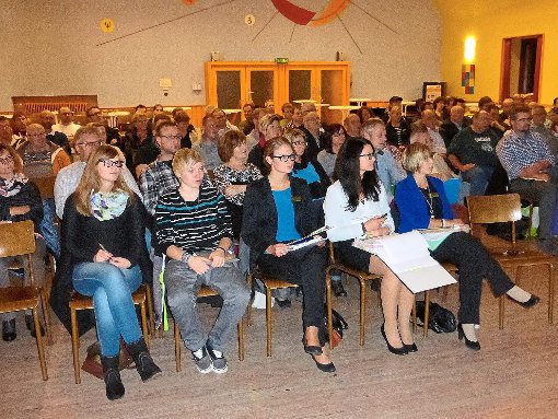 Die Vereinsbesprechung in der Aula der Blumberger Scheffelschule war gut besucht.  Foto: Suttheimer Foto: Schwarzwälder-Bote