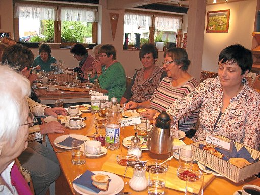 Die Donaueschinger Landfrauen besuchen Claudia’s Früchteküche in Unadingen.  Foto: Sieb Foto: Schwarzwälder-Bote