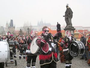 Sorgen beim 25. Euro-Carneval in Prag für Stimmung: die Notä-Kaotä aus Pfohren.  Foto: Verein Foto: Schwarzwälder Bote