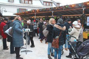 Der Weihnachtsmarkt   auf dem Mühlenplatz bietet wieder viel Selbstgebasteltes und Selbstgebackenes. Foto: Schimkat Foto: Schwarzwälder Bote