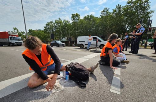 Klimagruppe Letzte Generation blockiert Stuttgarter Straßen Foto: dpa/Andreas Rosar