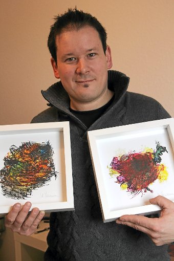 Der Villinger Künstler Michael Heinzmann hat sich mit seinen Kirschkernköpfen in der Region einen Namen gemacht – jetzt hat er auch die Malerei für sich entdeckt. Foto: Heinig Foto: Schwarzwälder-Bote