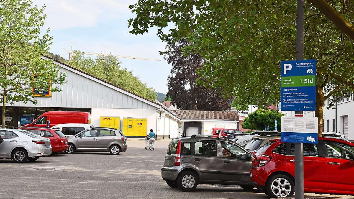 Lidl-Parkplatz in Böblingen: Senior verwechselt Brems- mit Gaspedal – Auto  stürzt mehrere Meter in die Tiefe - Stadt und Kreis Böblingen -  Kreiszeitung Böblinger Bote