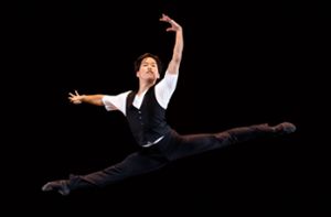 Abheben für den Staatsgast: Shori Yamamoto soll Eric Gauthiers Solo „ABC“ in Kanada für Frank-Walter Steinmeier tanzen. Foto: Jeanette Bak/GD