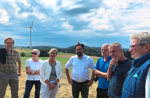 Diskutierten die künftige Energiepolitik, Cindy Holmberg (dritte von links), Chris Kühn, Thomas Poreski, Frank Hummel und Horst Lamparth. Foto: Rapthel-Kieser