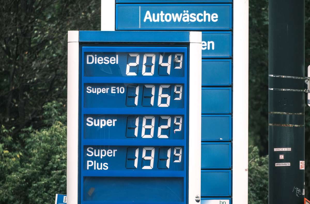 Die Preise an Tankstellen ziehen wieder an – obwohl der Tankrabatt noch immer gilt. Foto: IMAGO/Michael Gstettenbauer/IMAGO/Michael Gstettenbauer