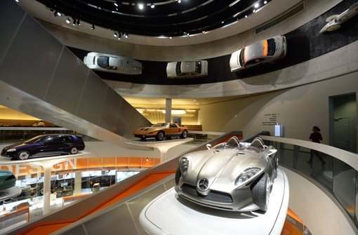 2015 haben rund 773.000 Menschen das Mercedes-Benz-Museum besucht. Foto: dpa