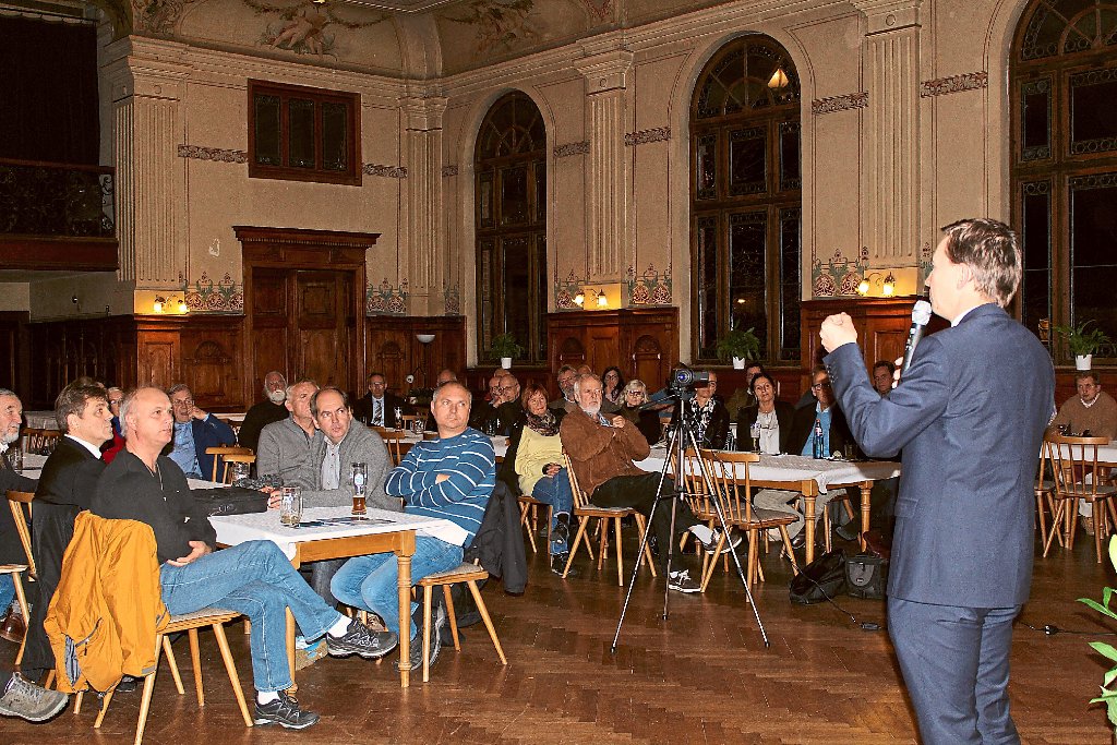 Gestern Abend kam Bernd Lucke in den Landkreis Rottweil. Er sprach vor Publikum und Kameras.