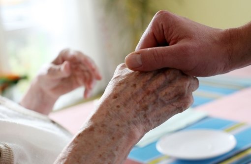Eine 91-jährige Frau hat sich unbemerkt aus einem Winterlinger Pflegeheim entfernt und ist gestorben. Foto: dpa