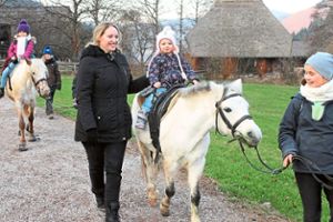 Das Ponyreiten war bei den Kindern am Wochenende wieder sehr beliebt.  Fotos: Störr Foto: Schwarzwälder Bote