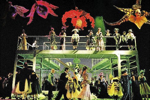 Mit der Johann-Strauss-Operette Die Fledermaus plant die Balinger Stadthalle im Jahr 2012 die nächste große Eigenproduktion. Die Stadt will diesem kulturelle Vorhaben 40 000 Euro für die drei Aufführungen zuschießen.  Foto: SB-Archiv