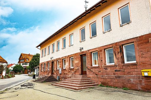 Das alte Rathaus von Würzbach wurde vor 120 Jahren gebaut. Es ist stark sanierungsbedürftig, steht aber unter Denkmalschutz. Foto: Fritsch