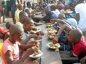 Straßenkinder in Kinshasa: Die Kolpingfamilie Salzstetten hilft.                                                      Foto: Maier Foto: Schwarzwälder-Bote