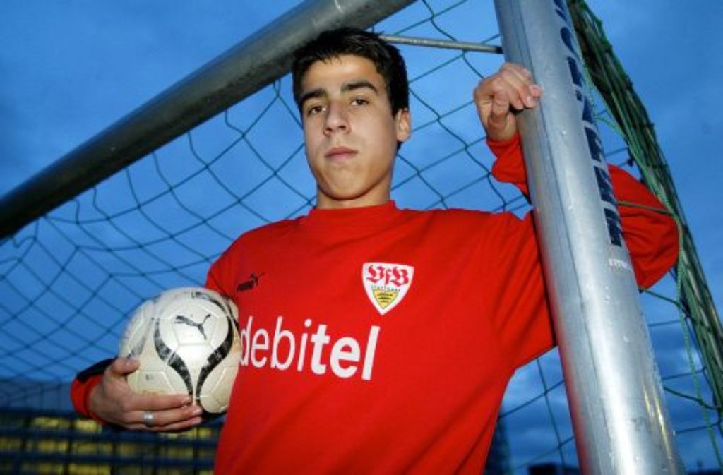 Sami Khedira ist der ganze Stolz der Jugendabteilung des VfB Stuttgart. Mit acht Jahren kommt er vom TV Oeffingen zu den Roten.