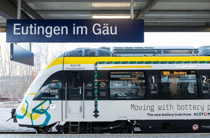 Bahn will klimaneutral werden: Batteriezug fährt das erste Mal in Eutingen und Horb ein