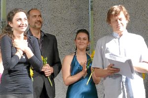 Jochen Schönleber (rechts) bei der Bekanntgabe des BelCanto-Preises an Sofia Mchedlishvili (links). Foto: Bechtle Foto: Schwarzwälder-Bote