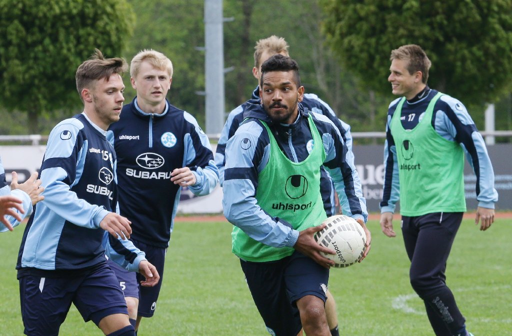 Bilder vom Dienstagnachmittags-Training der Stuttgarter Kickers gibt es in unserer Fotostrecke - klicken Sie sich durch!