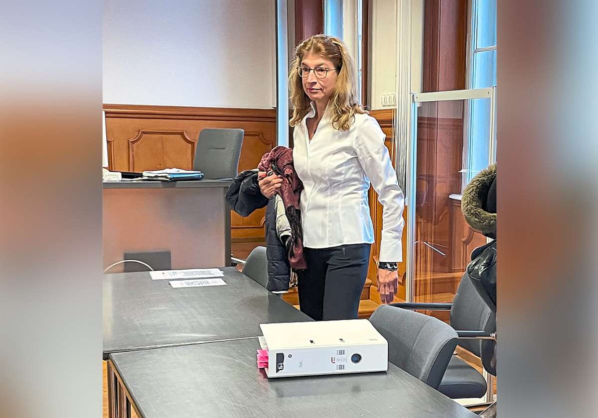 Anette Franz im Dezember 2021 bei ihrem Prozess im Lahrer Amtsgericht: Kommt es zu einer erneuten Anklage?  Foto: Bender