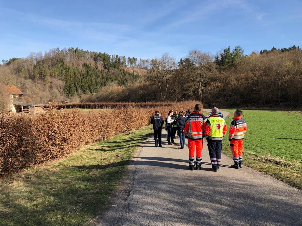Wegen eines verdächtigen Pakets ist ein Intercity zwischen Rottweil und Oberndorf gestoppt worden. 200 Reisende wurden evakuiert.