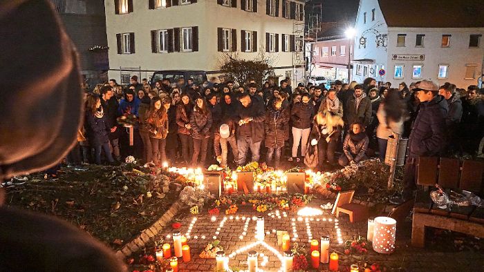 Nach Mord: Hunderte trauern am Tatort