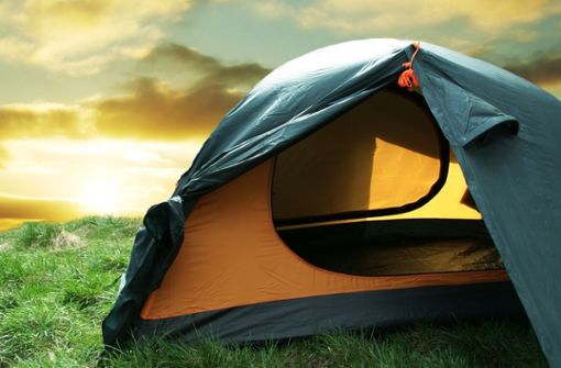 Endlich wieder Campen! Darauf freuen sich viele Zelt- und Wohnwagen-Fans jetzt ganz besonders. Dementsprechend gut gebucht sind die Campingplätze im Schwarzwald. Foto: Galyna_Andrushko/ Shutterstock
