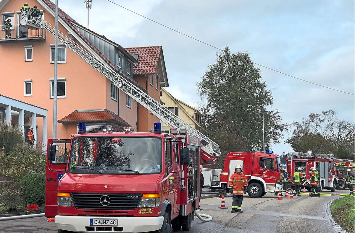 Wegen einer Übung fuhren am Samstag acht Feuerwehrautos zum Haus Bethel in Maisenbach-Zainen. Foto: Wallburg
