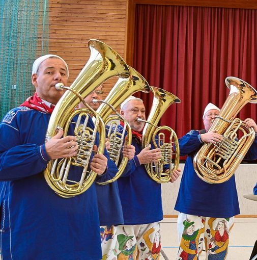 Mit ihrem schwungvollen Musikprogramm begeistern   die Kueseckel die Gäste in der Festhalle Marbach. Foto: Schwarzwälder Bote