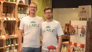 Suchen einen Nachfolger für „‘s Lädle“: Luis (links) und Florian Kepplinger. Foto: Stadtverwaltung