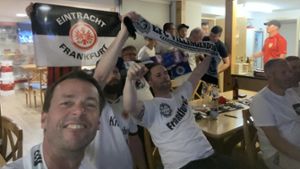 Eintracht und VfB Fans feiern die Nacht durch