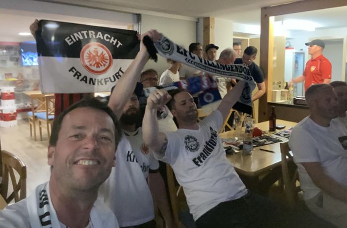 Frankfurter Europa League Sieg: Eintracht und VfB Fans feiern die Nacht durch