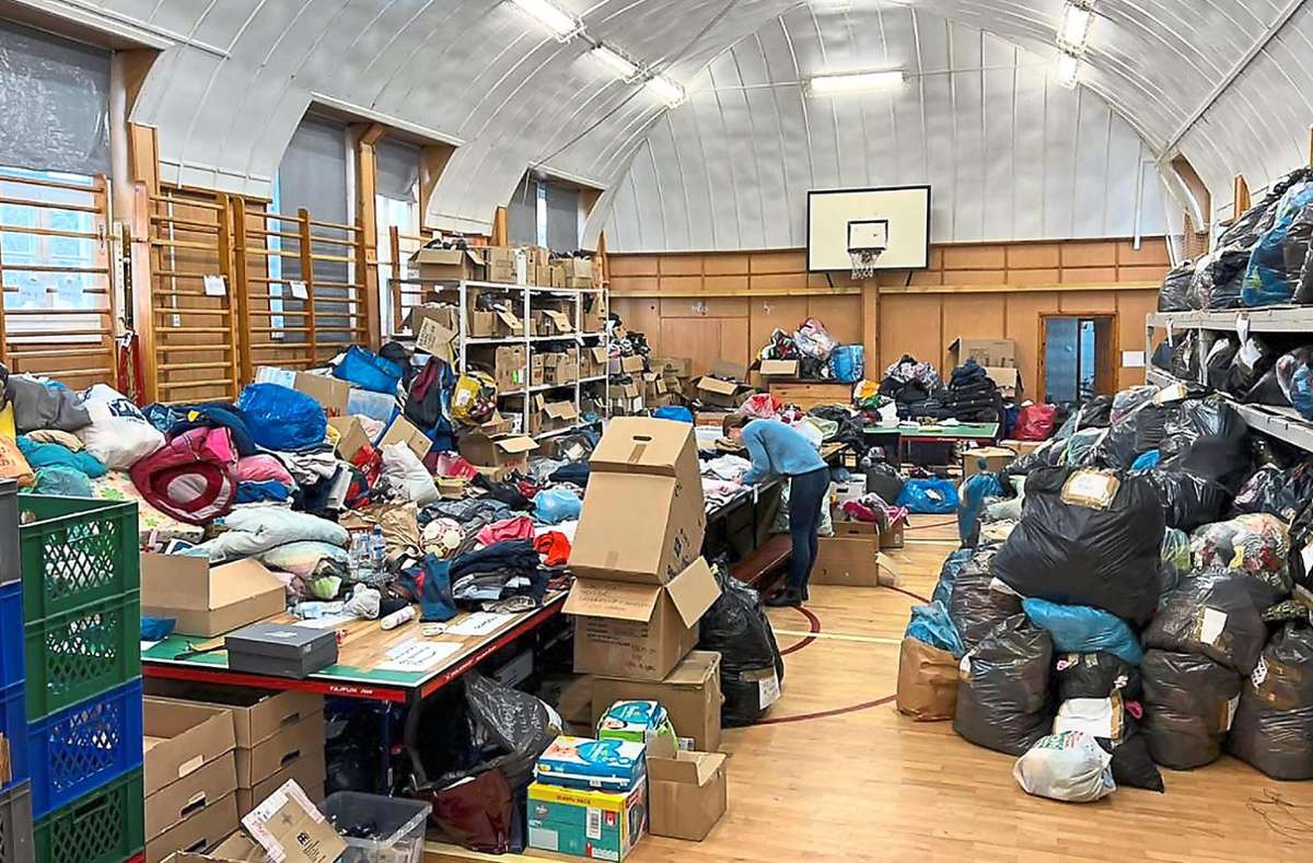 In einer Halle in der Kreisstadt Tomaszów Lubelski wurden die Hilfsgüter zunächst zwischengelagert.