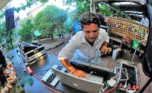 Rund 20 DJs werden ihr Können unter Beweis stellen.  Foto: Kongreßß Foto: Schwarzwälder-Bote