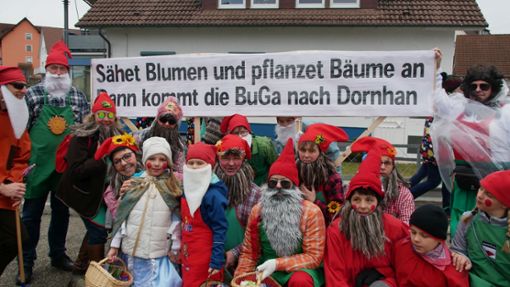 Buntes Treiben beim Umzug in Dornhan. Foto: Jürgen Huber