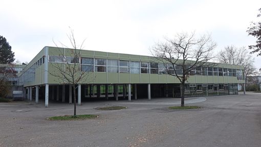 Das Schulgebäude des Schulverbunds am Deutenberg soll in zwei Abschnitten saniert werden – der erste darf  etwa fünf Millionen Euro kosten.  Foto: Moser