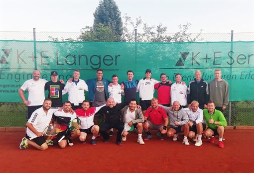 Meister im Urlaub: Beim TC Winterlingen spielten 20 Tennisspieler um den Titel.  Foto: Tennisclub Foto: Schwarzwälder Bote