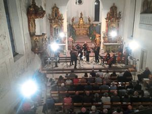 Pro Musica füllt die Kirche St. Martin, und es gibt Bravo-Rufe. Das doppelstädtische Kammermusik-Ensemble beteiligt sich in unregelmäßigen Abständen am Kulturellen Herbst.   Foto: Hahnel Foto: Schwarzwälder Bote