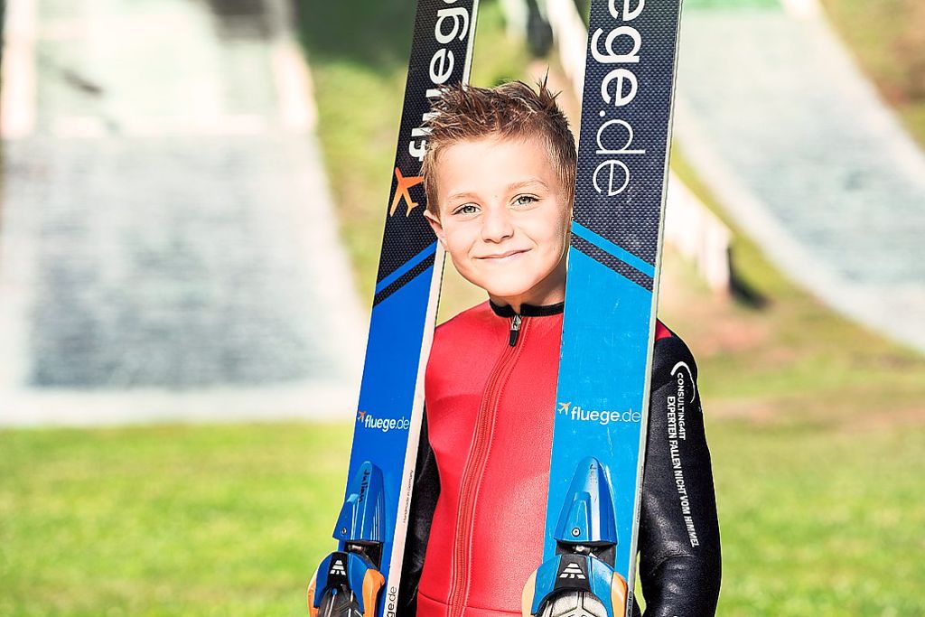 Der achtjährige Julian Schonhardt aus Neukirch gilt als großes Talent im Skispringen.