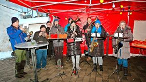 Der Musikverein Weilheim spielte adventliche und weihnachtliche Weisen. Foto: Ullrich