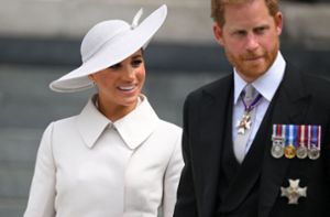 Prinz Harry und Herzogin Meghan – kommen sie im Mai zur Krönung? Foto: AFP/DANIEL LEAL