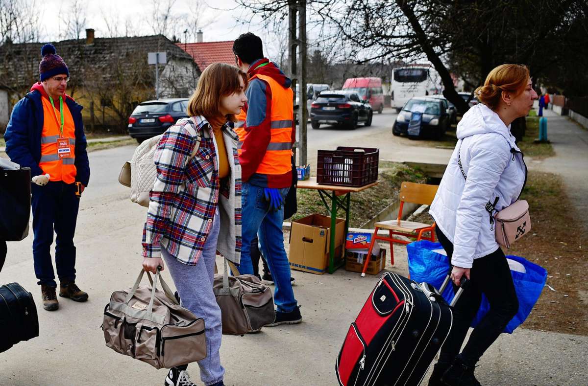 Ankunft von ukrainischen Flüchtlingen in Deutschland. Rund 100 kamen im September in den Kreis Calw. Foto: Marton