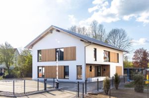Moderne Architektur: Das neue Azubi-Haus mitten in Tumlingen wurde in nur zehn Monaten fertiggestellt Foto: Fischer