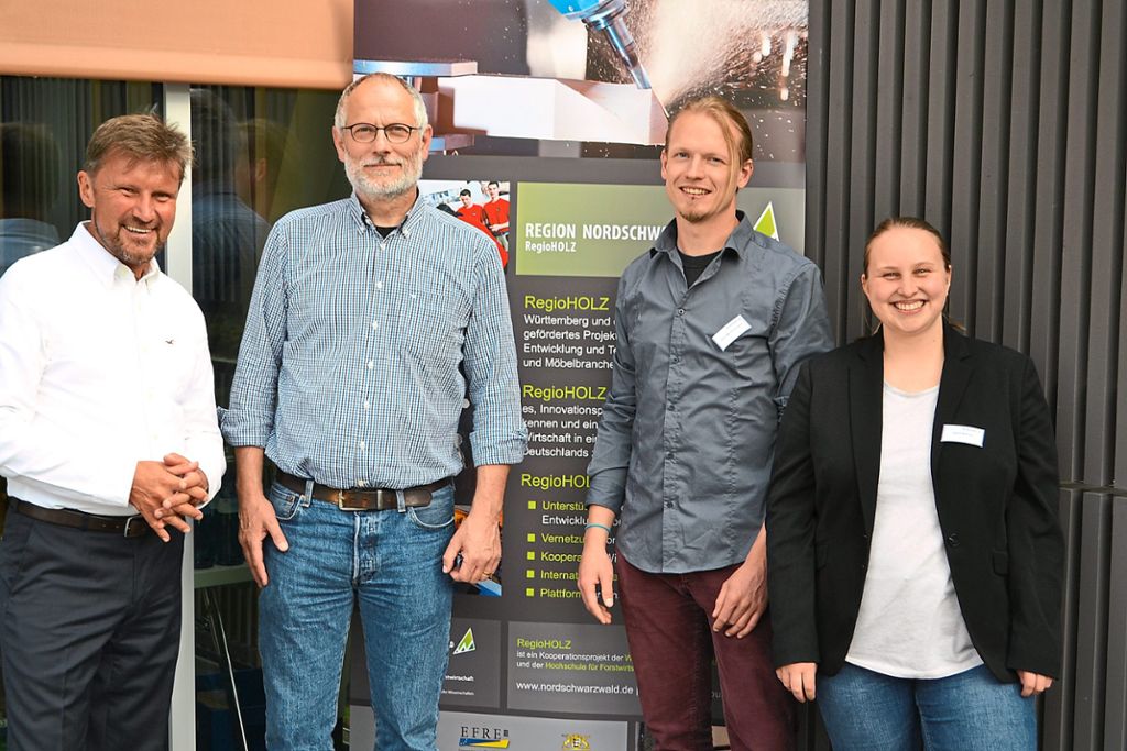 Die Referenten und das Team von RegioHOLZ (von links): Reinhard Eberl-Pacan, Ludger Dederich, Tim Wedemeyer und Lena Nimke. Fotos: WFG Nordschwarzwald