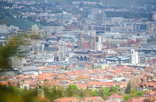 Die Verdienstmöglichkeiten in Großstädten und kleinen Gemeinden unterscheiden sich nur zum Teil. Dieses Foto zeigt die Stuttgarter Innenstadt. Foto: Lichtgut/Max Kovalenko
