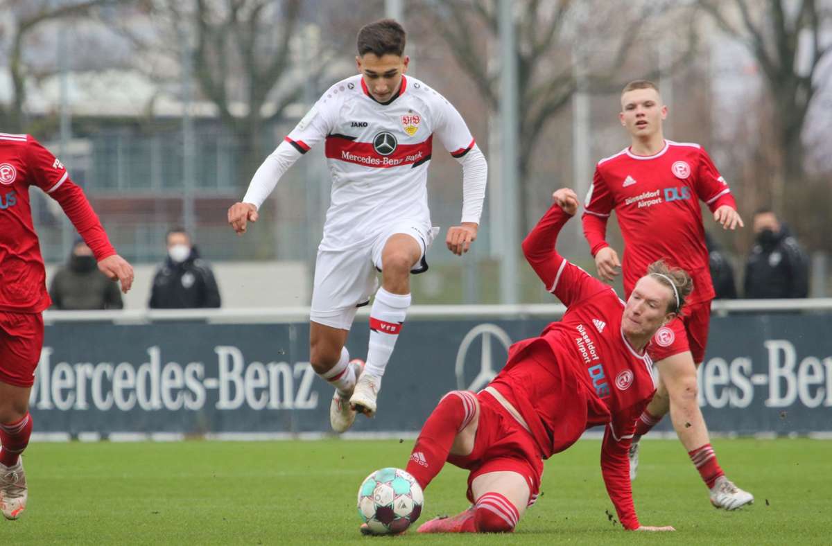 Es entwickelte sich ein Kampfspiel zwischen den beiden Teams, das der VfB mit 2:1 für sich entscheiden konnte.