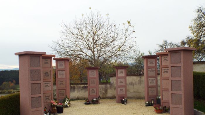 Diebstahl auf Friedhof in Binsdorf: Unbekannter klaut Foto eines Toten